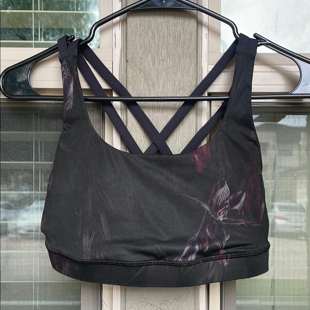 For @natalie Lululemon Sports Bra Top Size 6? Black Run Gym